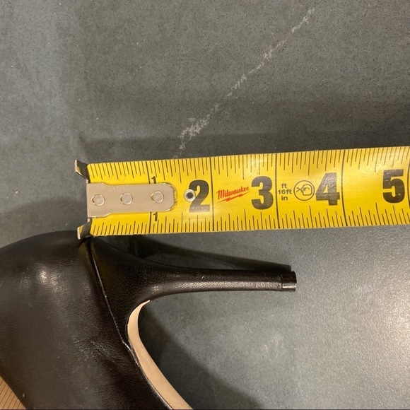 Ann Taylor sz 6 black leather peeptoe heels - Picture 13 of 16